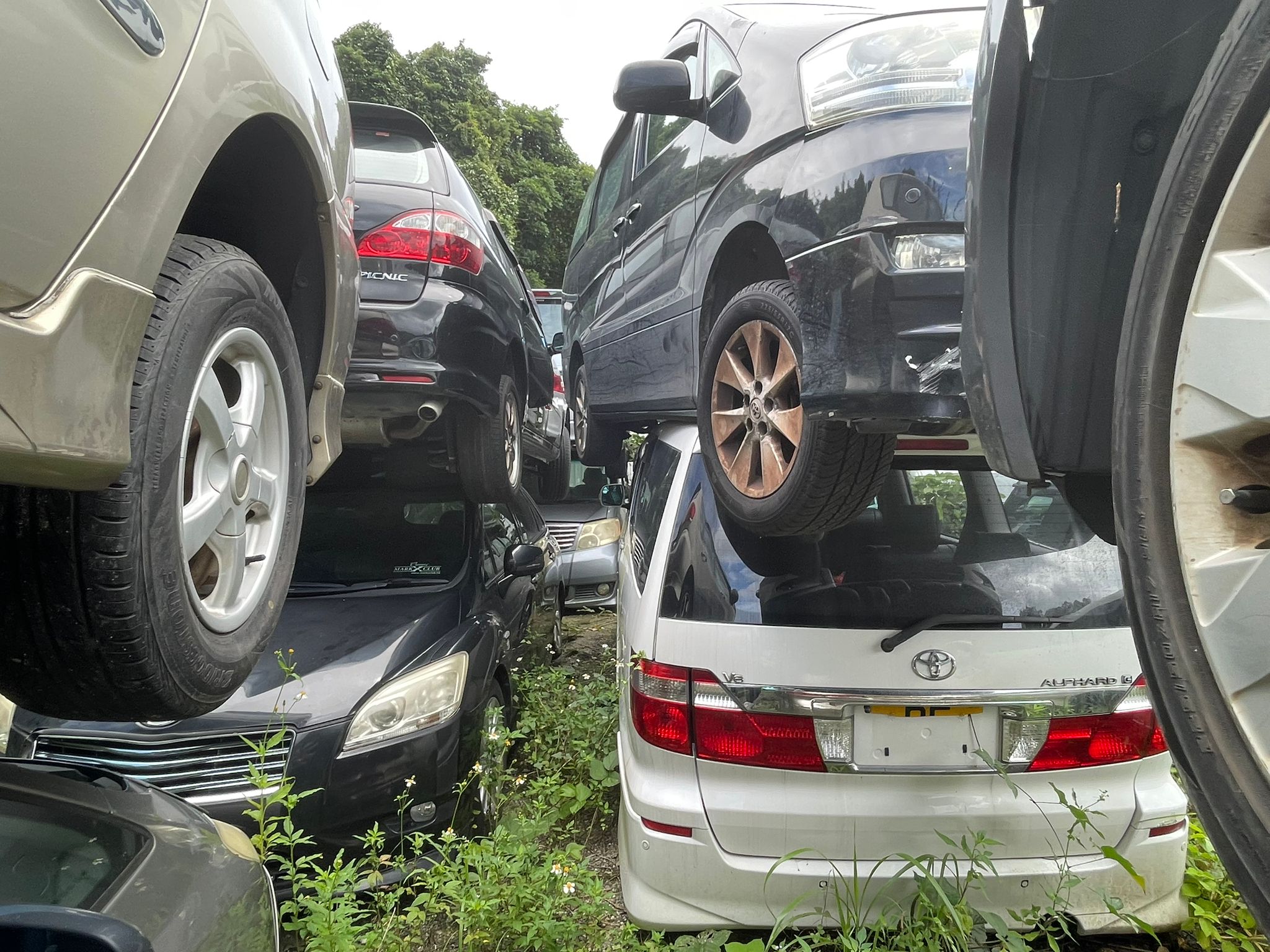 不能啟動車輛以拖車方式運送